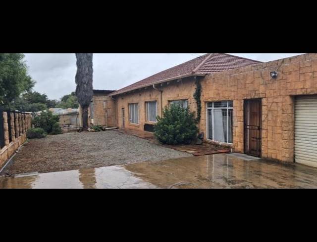 3 BEDROOM HOUSE FOR SALE IN PRIMROSE